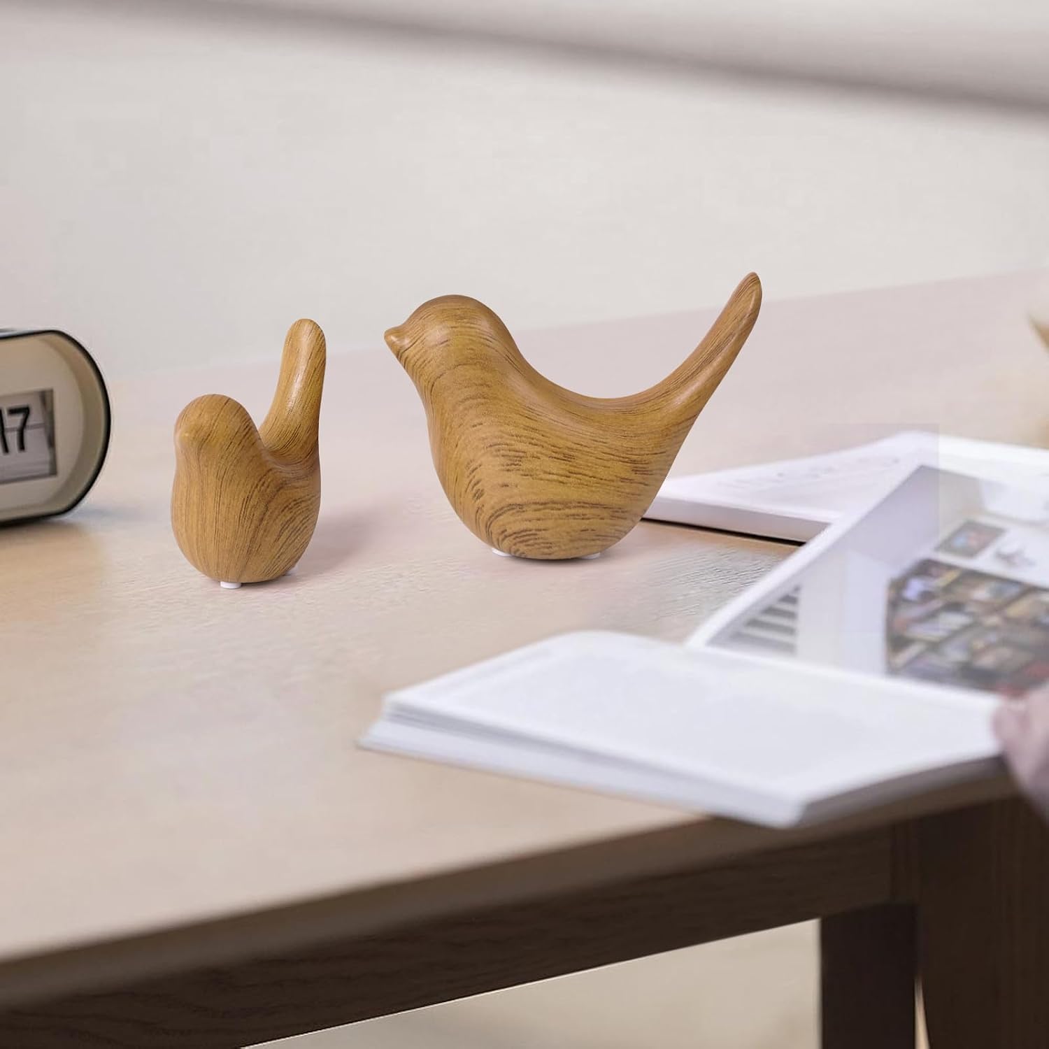 Wood Look Ceramic Birds Statues Home Decor Modern Style Decorative Ornaments / Wood-look / Set of 2