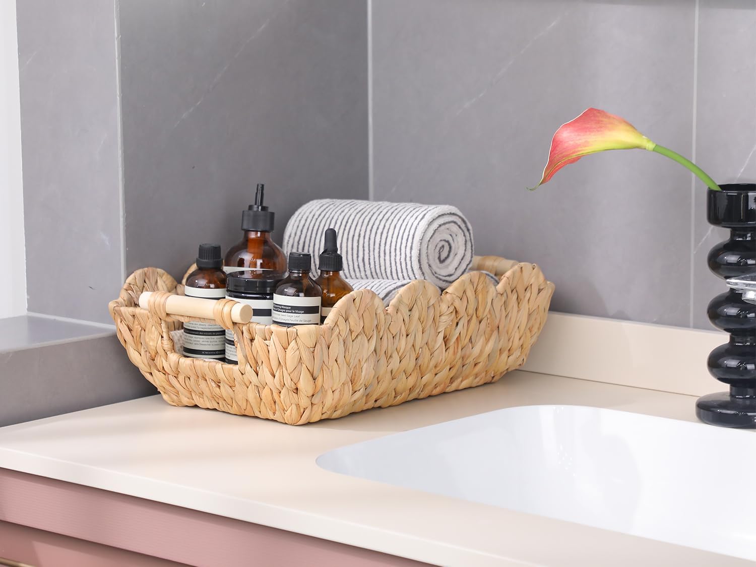 Wicker Basket for Gifts / Water Hyacinth