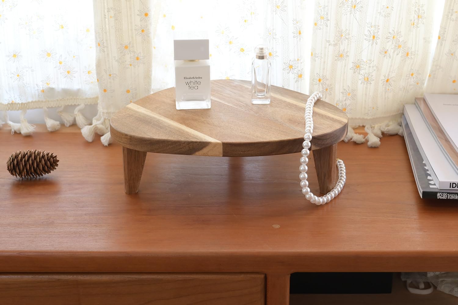 Acacia Wood Corner Pedestal Stand Triangle Decorative Farmhouse Wood Riser for Display Wooden Stand