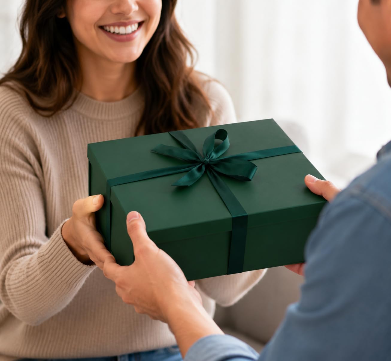 Gift Boxes / Large Gift Box / Green / 1 Count / 16.5 x 13 x 5.5