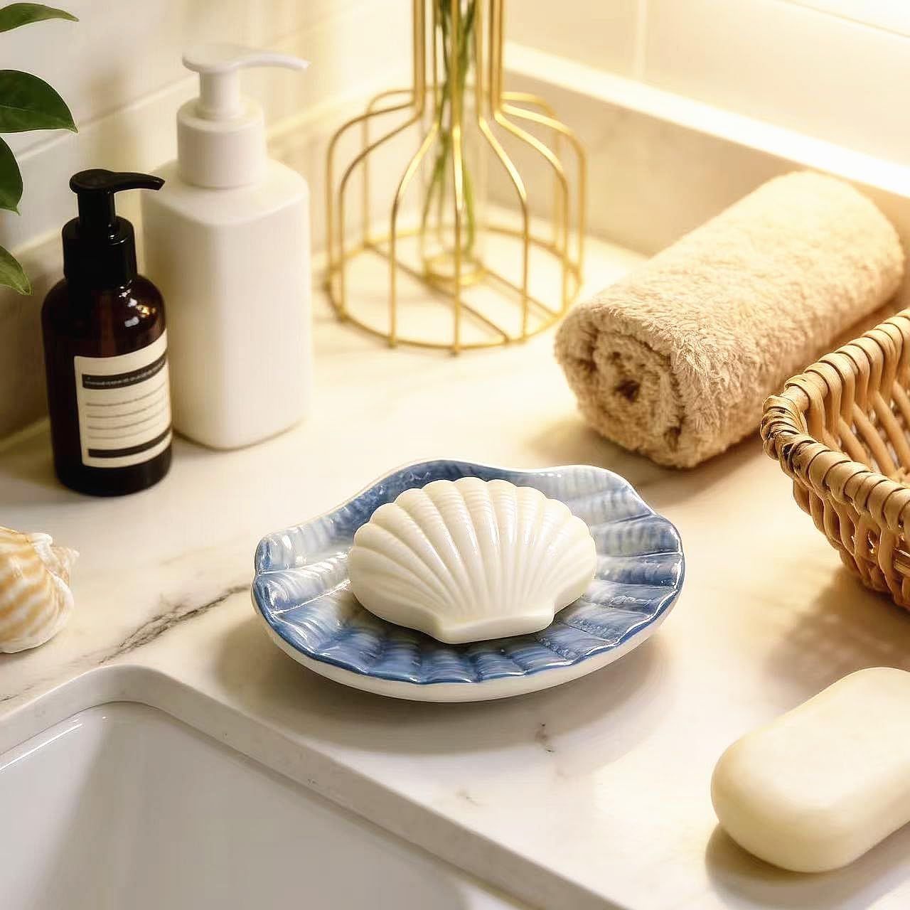 Ceramic Ocean Seashell Soap Dish / Blue