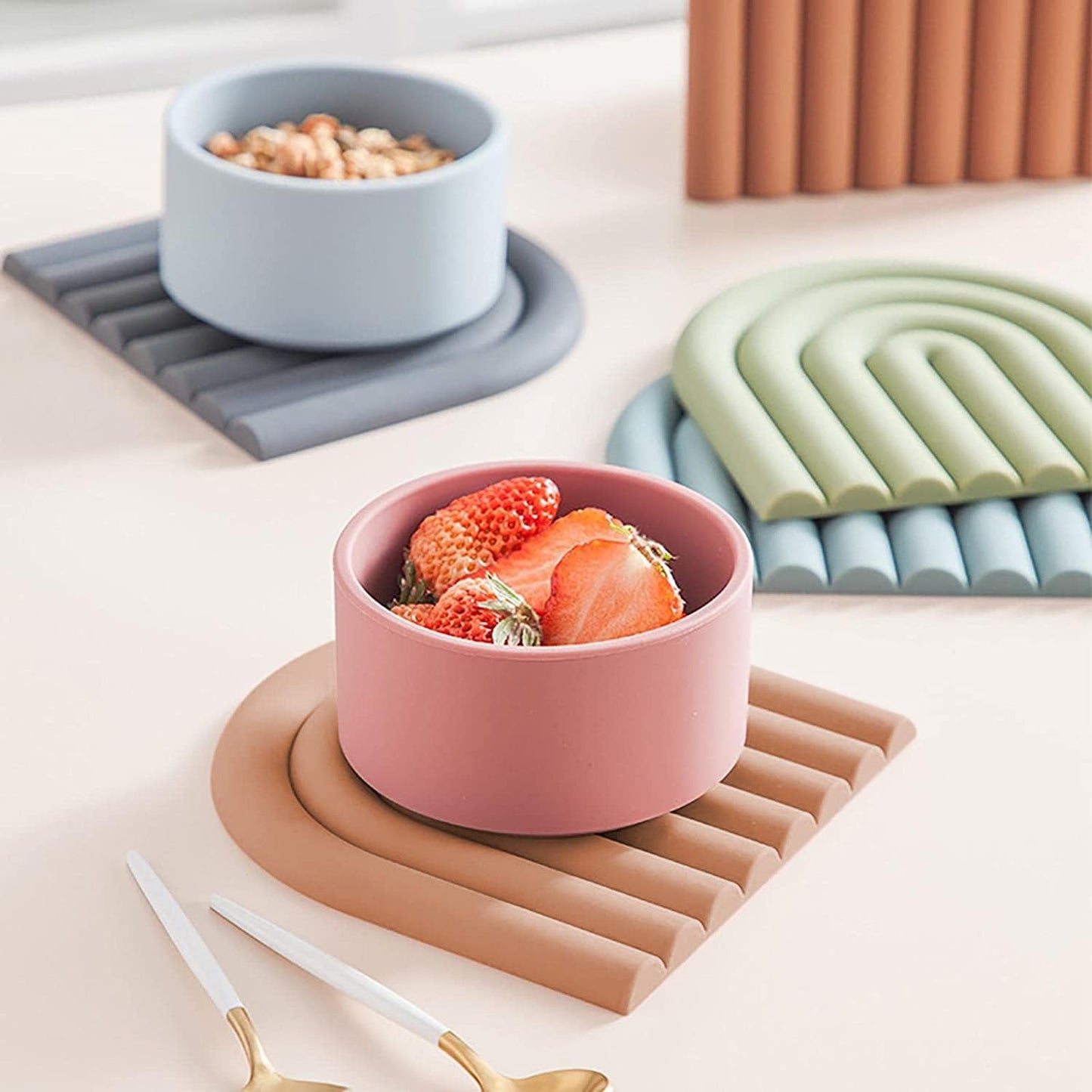Trendy and Heat Resistant Pot Holders / Muted Orange
