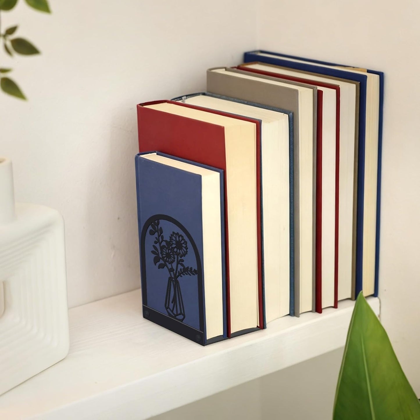 Decorative Metal Bookends Set / Exquisite