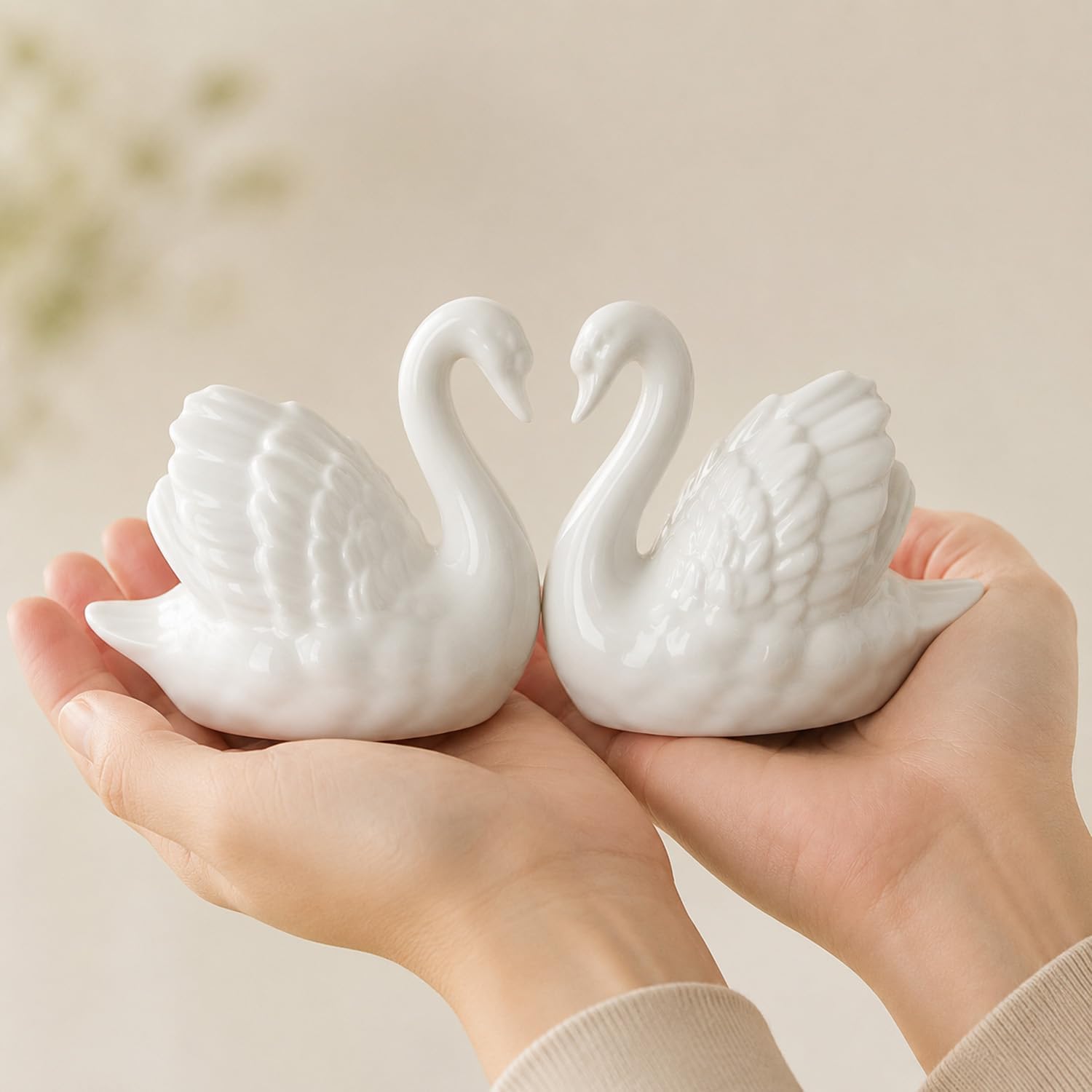 Ceramic Swan Figurines / White / 3.9 x 3.3 / Set of 2
