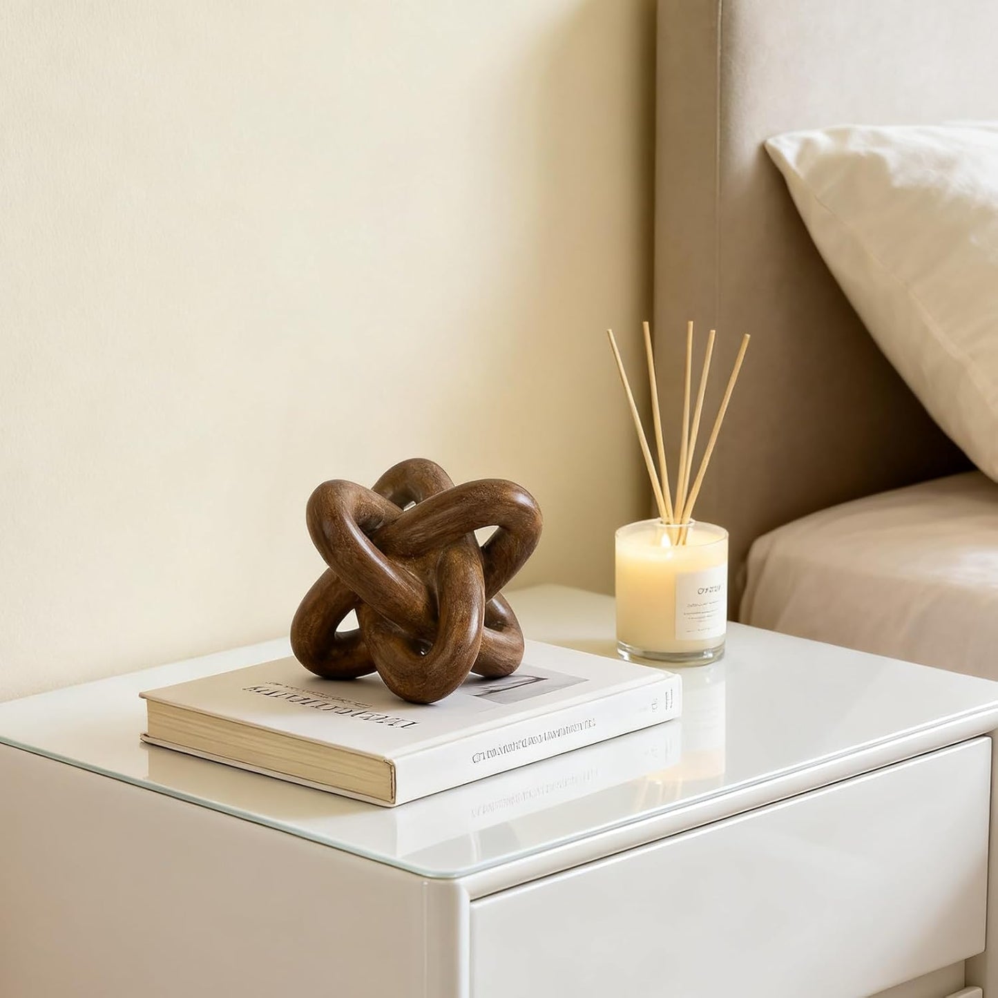Triple-Knot Statue / Wood