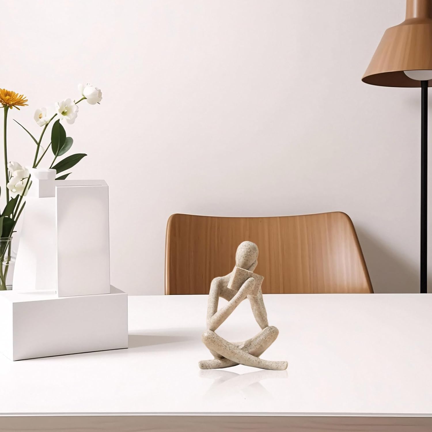Bookshelf Decor Reading Statue / Beige