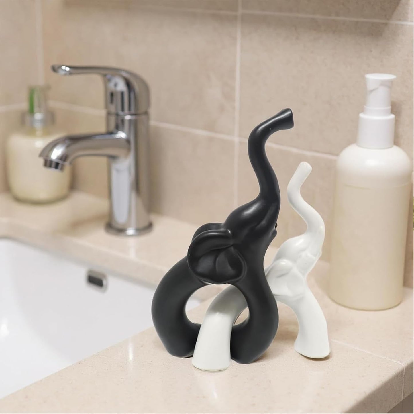 Loving Pair of Elephants Statues Figurine / Black White-elephant