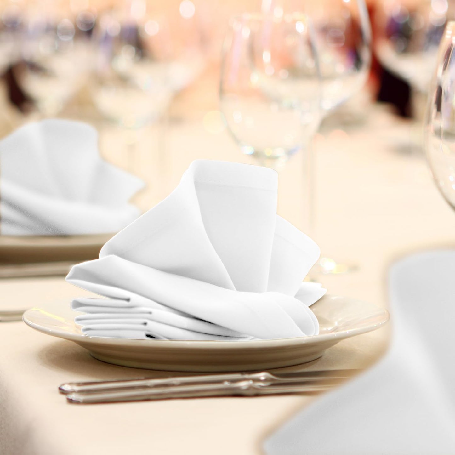 White Cloth Napkins Bulk (Pack of 24) - 100% Polyester Dinner Linen Napkins Cloth Washable & Reusable - Durable with