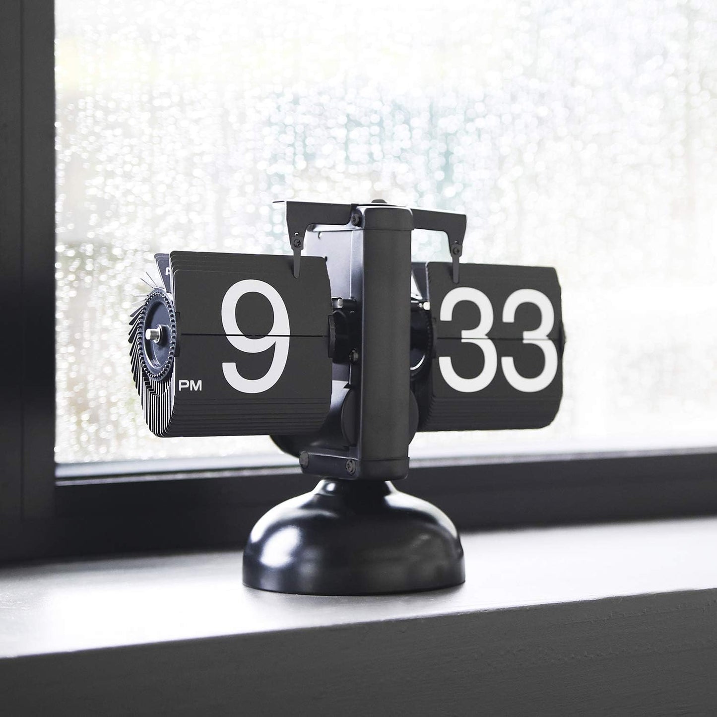 mooas Flip Desk Clock (White), Retro Vintage Design Auto Flip Table Clock | Large Number Battery Powered Internal Gear