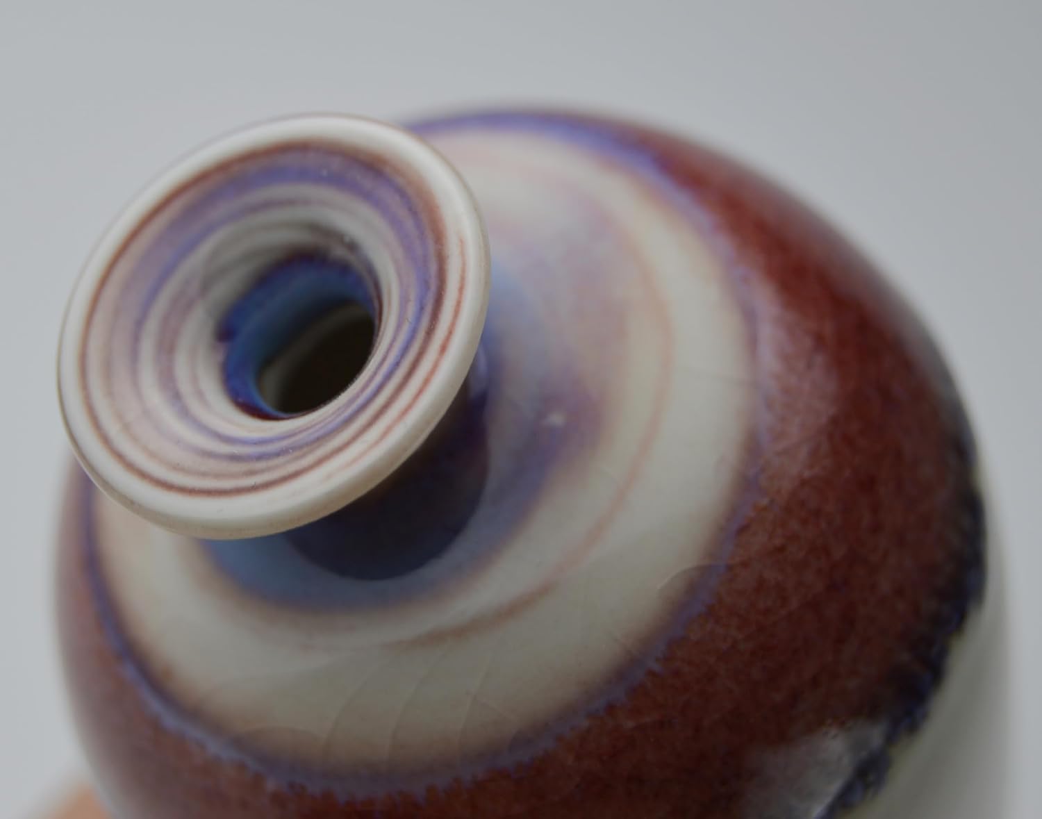 Glazed Porcelain Mini Tiny Vase Ceramic Mini Crackle Ice Pattern for Decoration / Plum, Clay