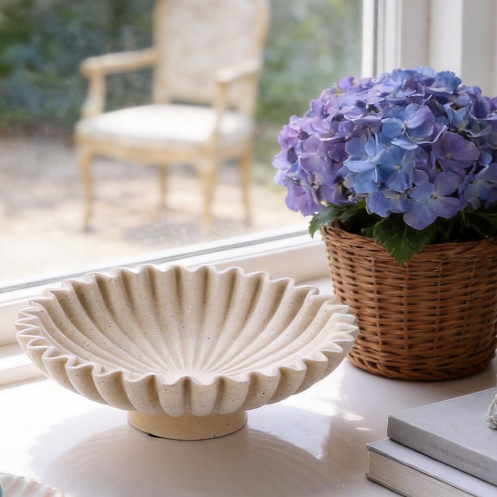 Scalloped Pedestal Bowls / Sandstone