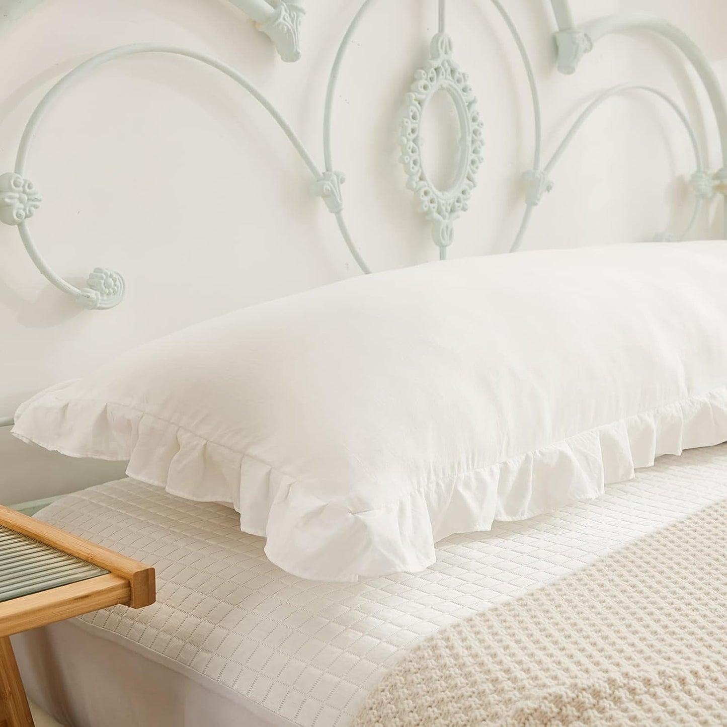 Ruffled Fringe Decor Sham / Body / White / 20 x 54