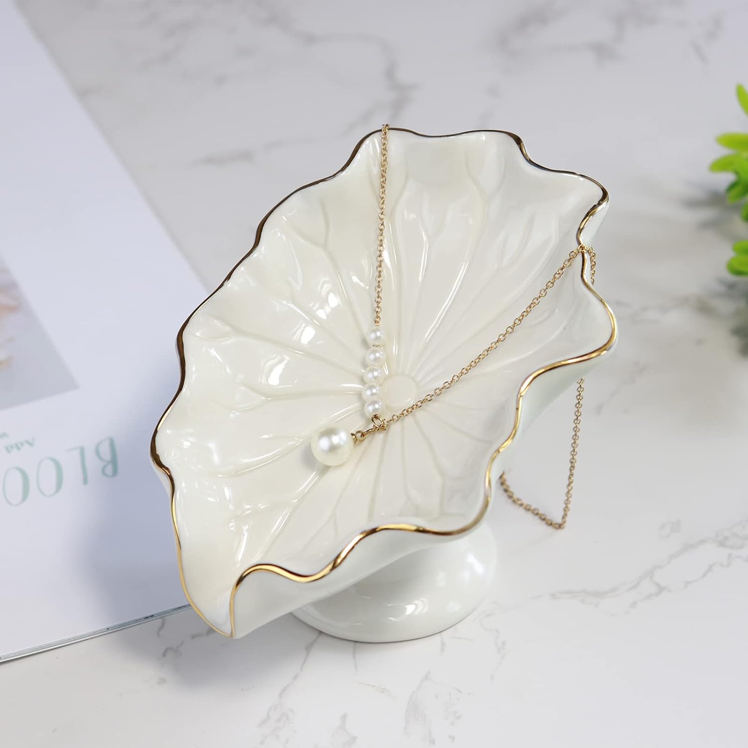Soap Dish Ceramic Lotus Leaf Shape Soap Holder Self Draining Soap Dish Waterfall Slot Sponge / White