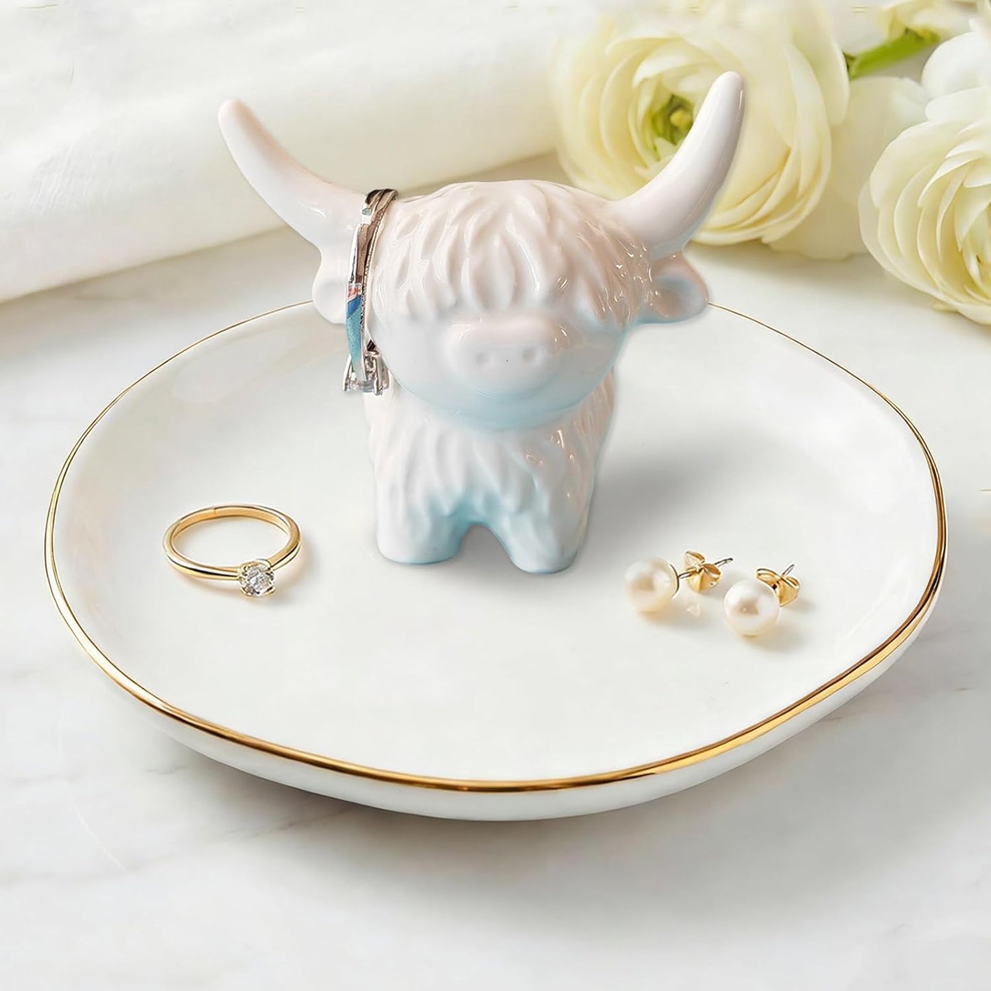 Ceramic Ring Holder / Highland Cow
