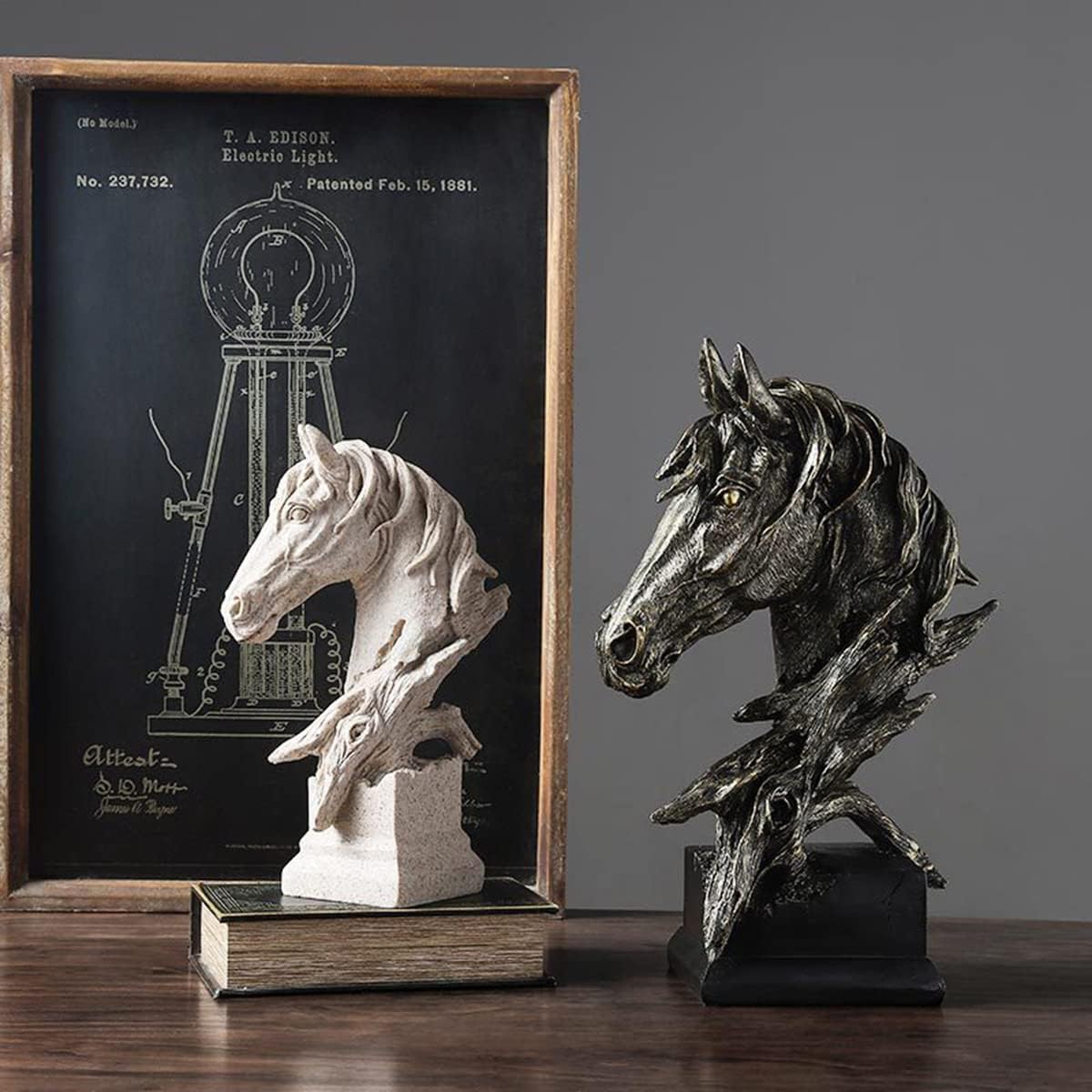 Resin Statue Ornaments / Black / 7.9
