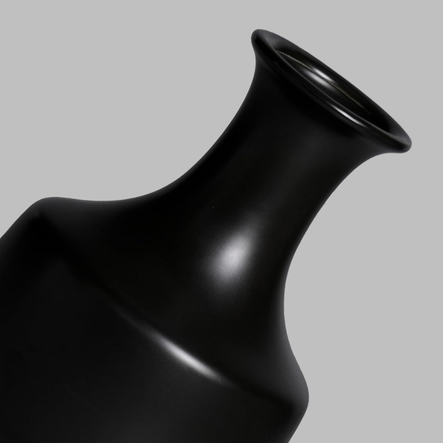Ceramic Vase / Small Modern Flower Vase / Black / 7 Inch