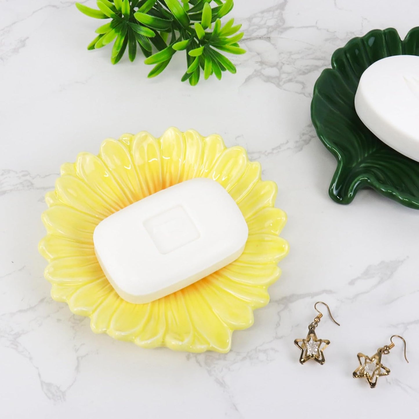 Self Draining Soap Dish Inspired by Daisy Flower Ceramic Waterfall Soap Dish Soap Savers / Yellow
