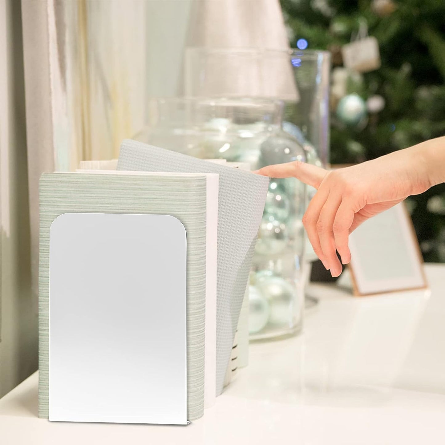 Metal Shelf Book Ends / White 2 Pairs Bookends