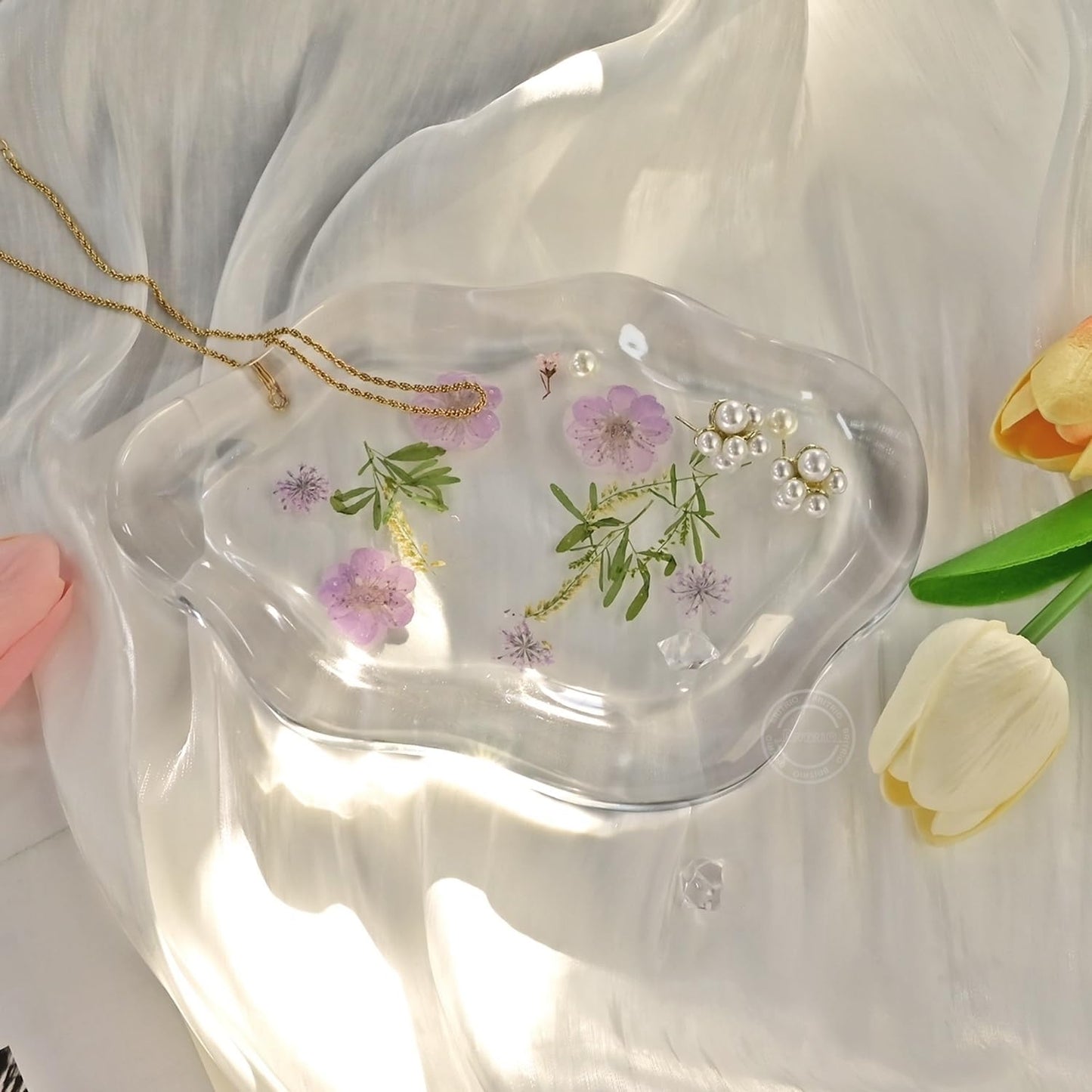 Resin Dried Pressed Flowers Decorative Jewelry Tray Trinket Dish Cloud Vanity Plate / Purple Flower