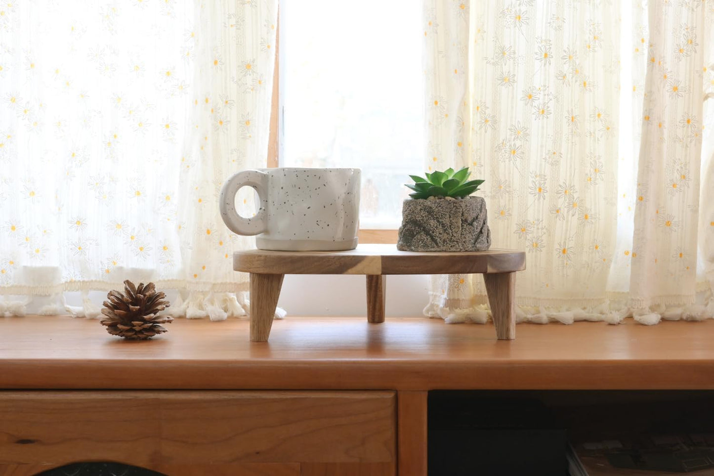 Acacia Wood Corner Pedestal Stand Triangle Decorative Farmhouse Wood Riser for Display Wooden Stand