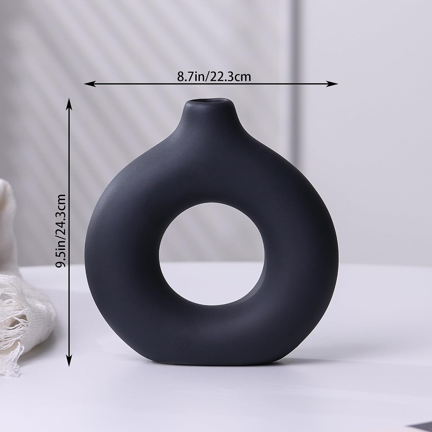 Modern Vase / Modern Donut-Shaped Decorative Vases / Black / Small