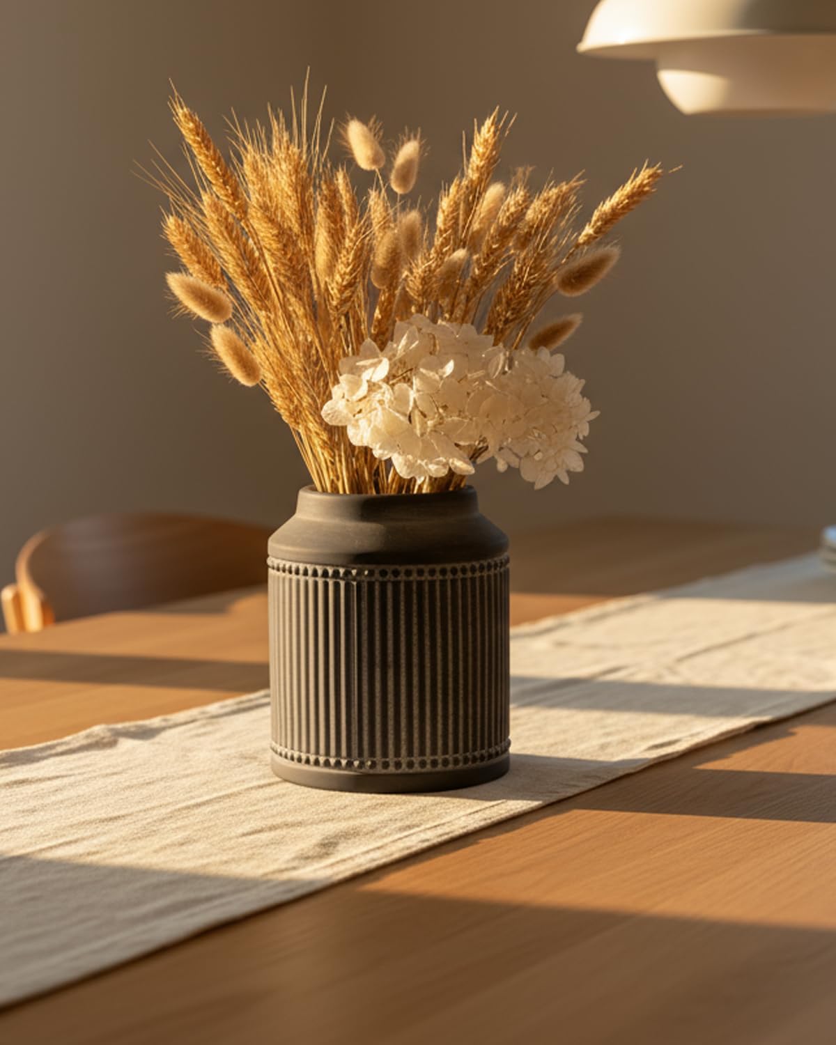 Ribbed Ceramic Vase / Black / 7.32 Inch