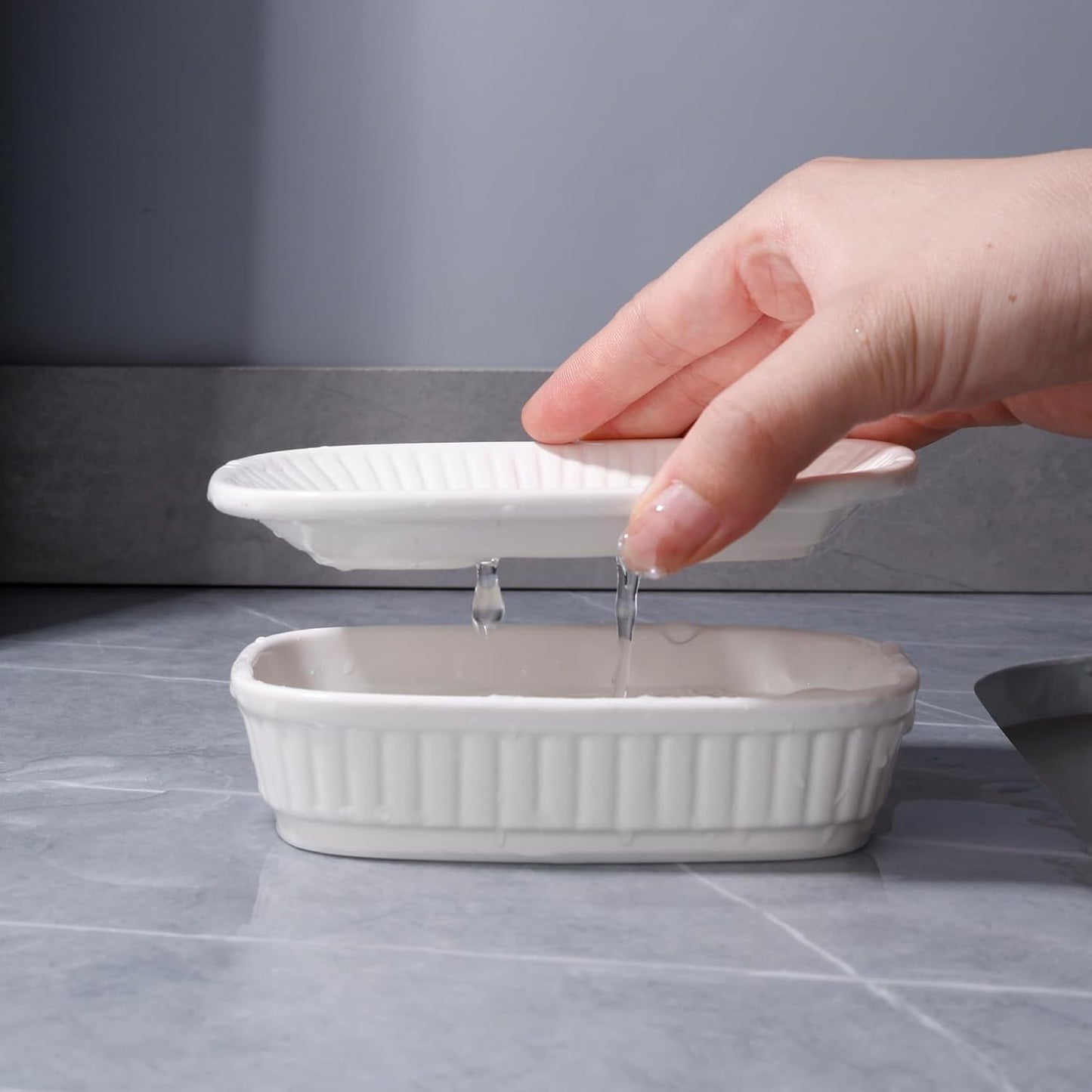 Self-draining Soap Holder / 01 Ceramic White