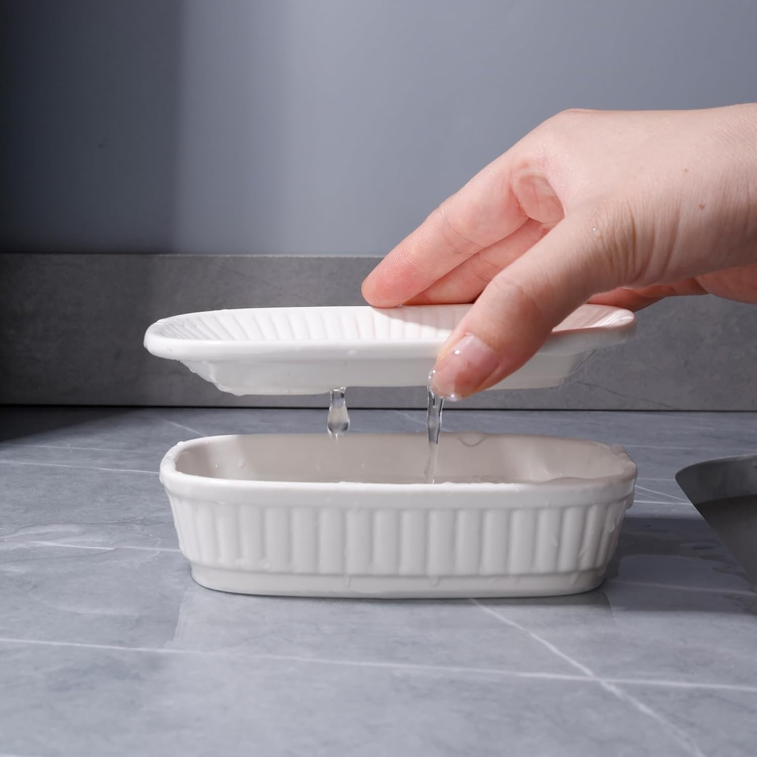 Self-draining Soap Holder / 01 Ceramic White