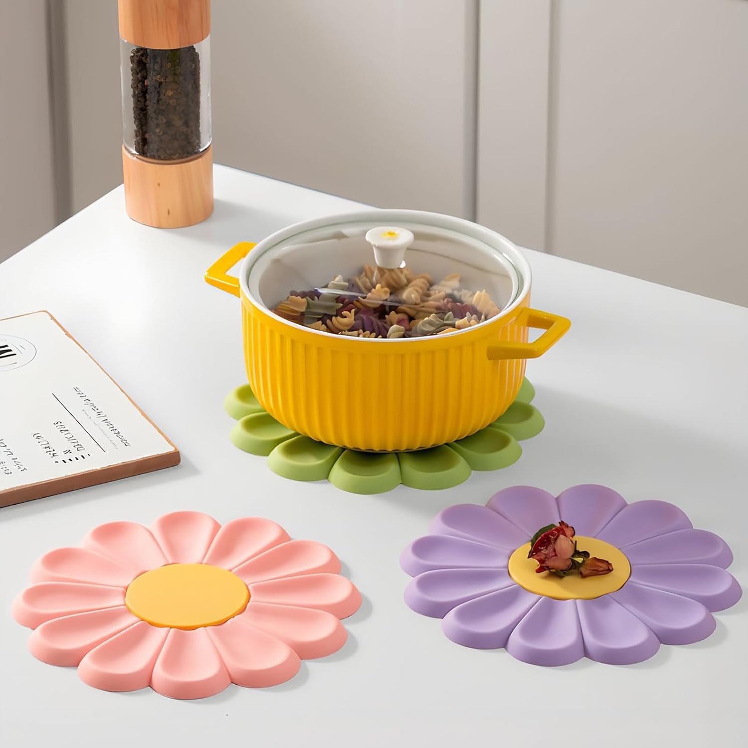 Round Flexible Silicone Pot Holders Hot / 6.7 Inch / Set of 4