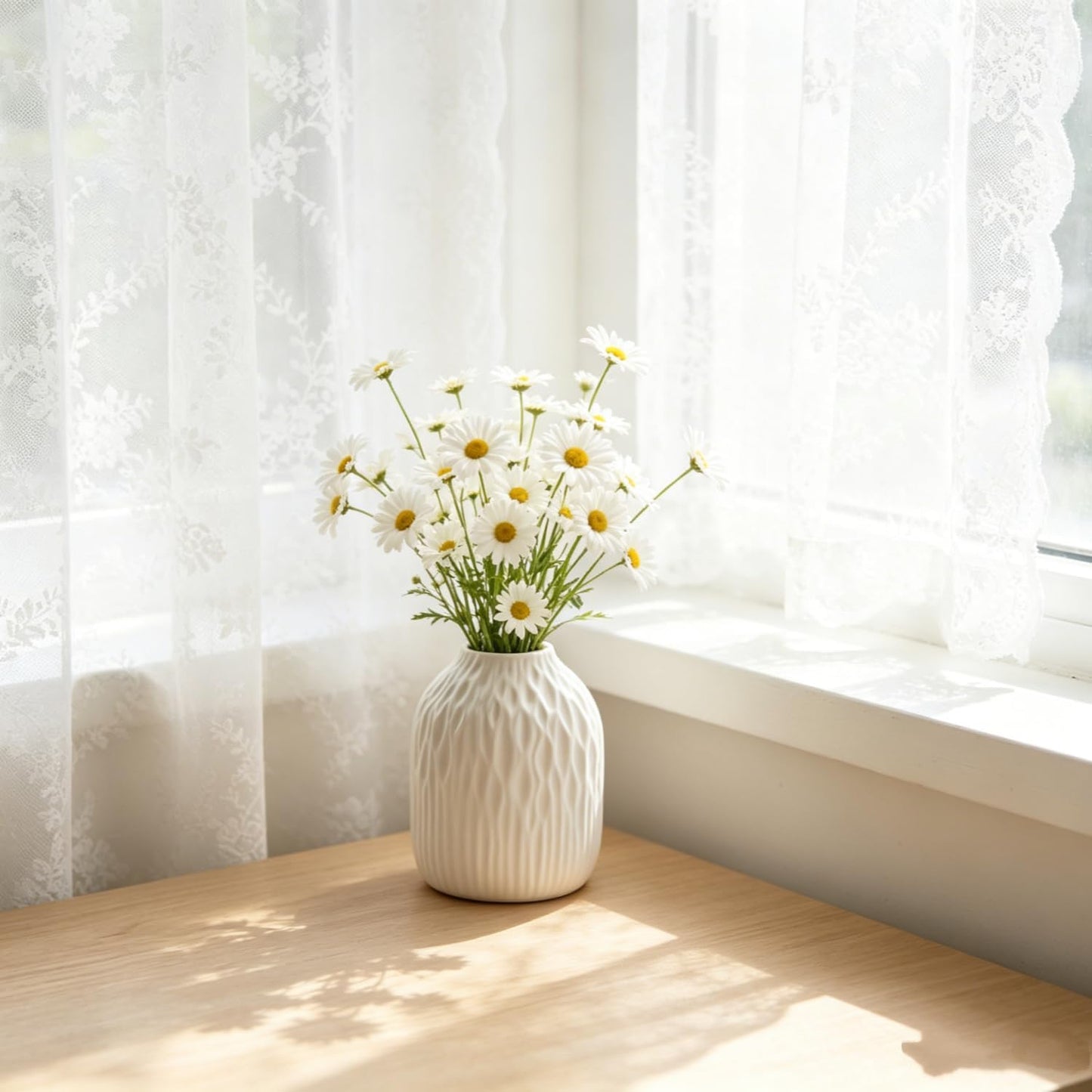 Ceramic Flower Vase / White / Small / 6 Inch