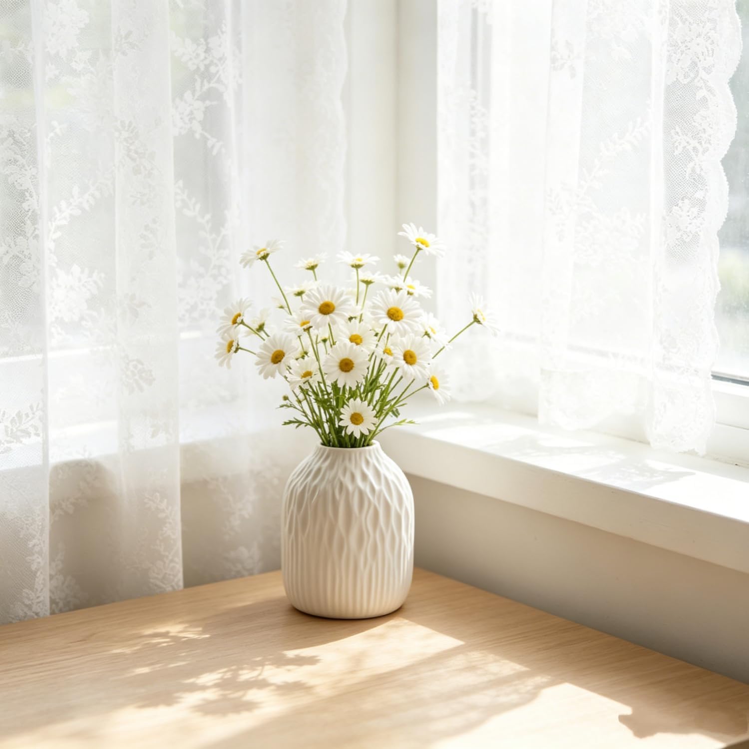 Ceramic Flower Vase / White / Small / 6 Inch