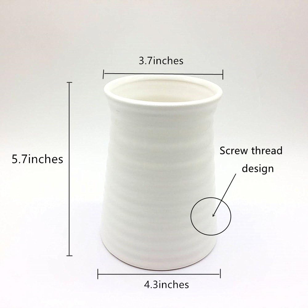 Modern Ribbed Design Small Ceramic Decorative Tabletop Centerpiece Vase/Flower / White / 5.7 Inch