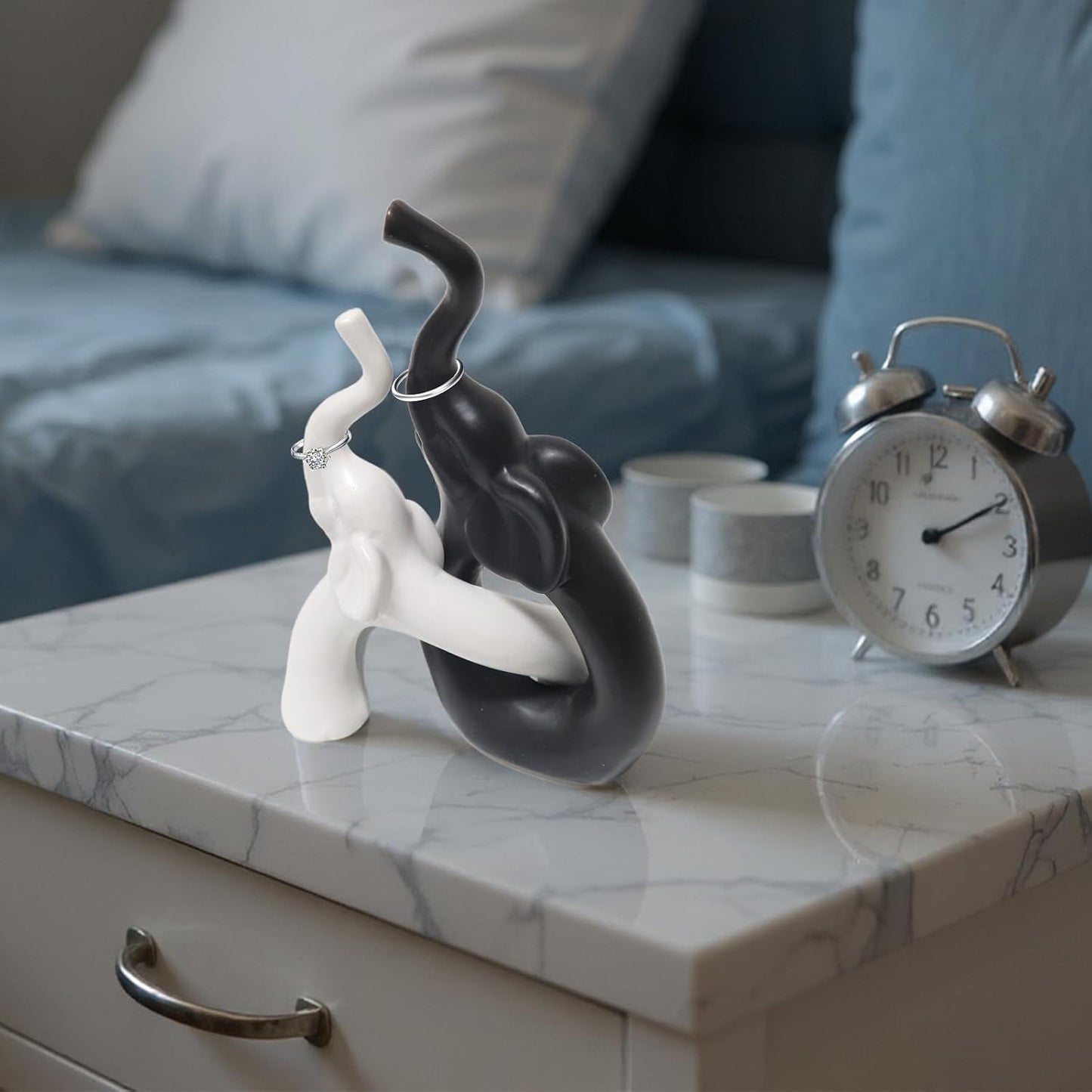 Loving Pair of Elephants Statues Figurine / Black White-elephant