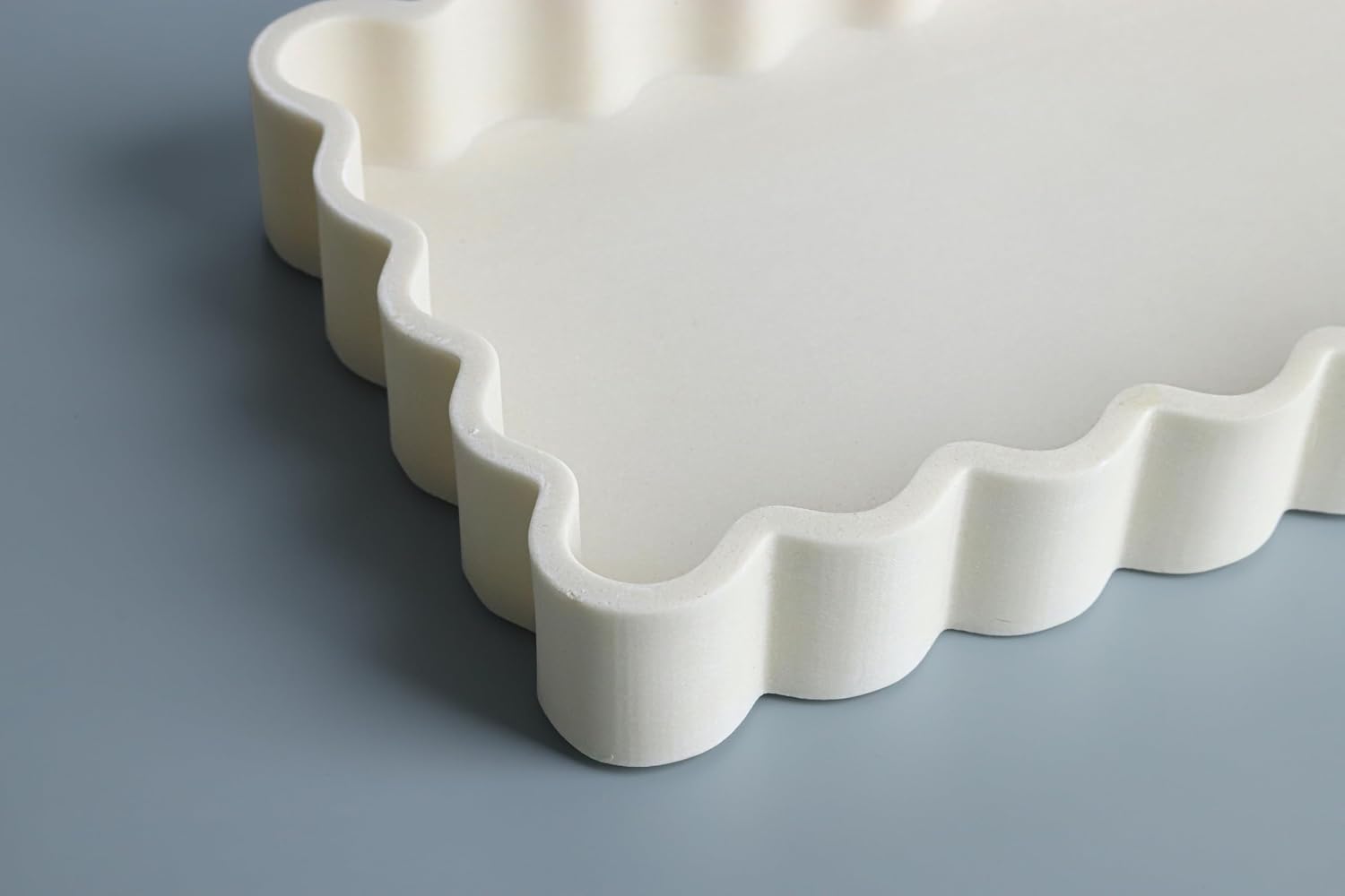 Wavy Edge Decorative Tray / Beige / 13.8 x 5.9 x 1.5