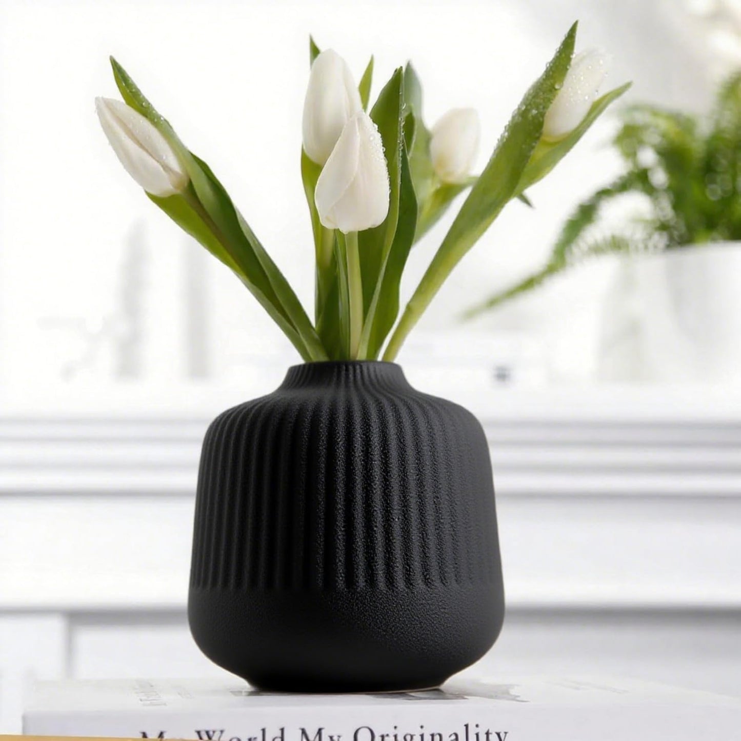Ceramic Vase for Flowers / Black / Small / 6 Inch