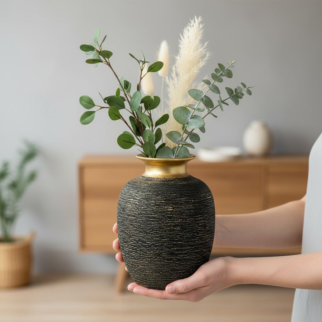 Modern Textured Decorative Vase / Black and Gold / 7 Inch