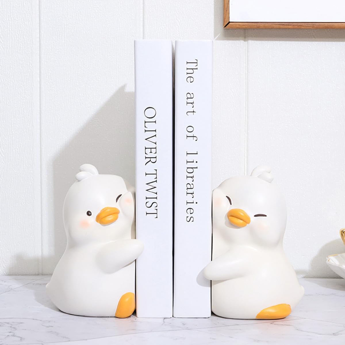 Hug Ducks Decorative Bookends / White