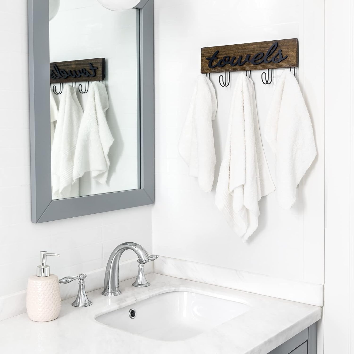 Towel Holder Wall Mounted Towel Racks / Brown / Small