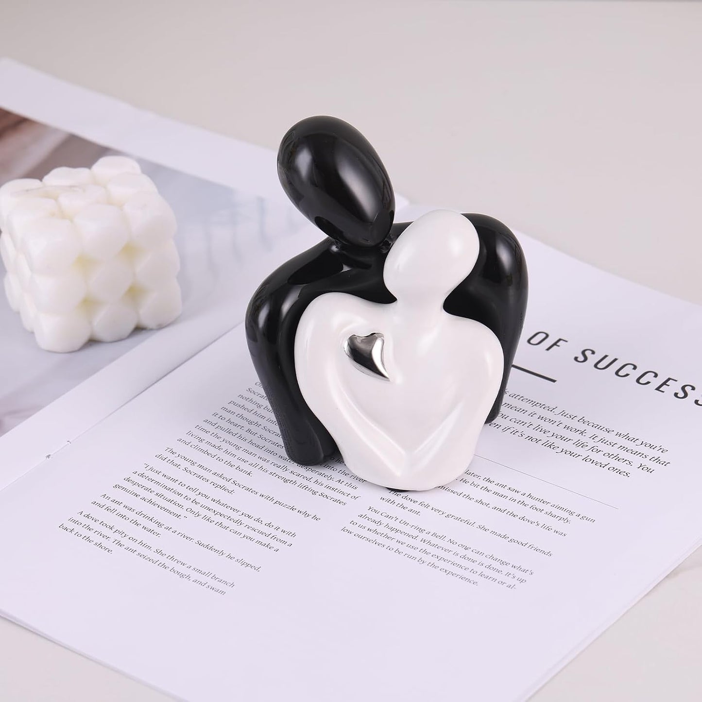 Mini Couple Statue Tv Stand Decor Items / Black and White Sliver Heart