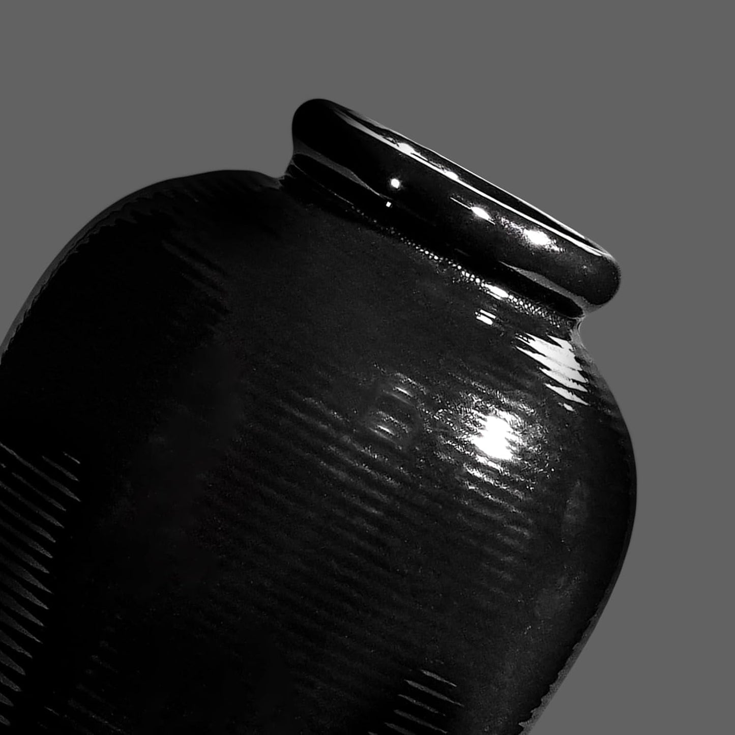 Modern Decorative Minimalist Vase / 11 Inch / Black