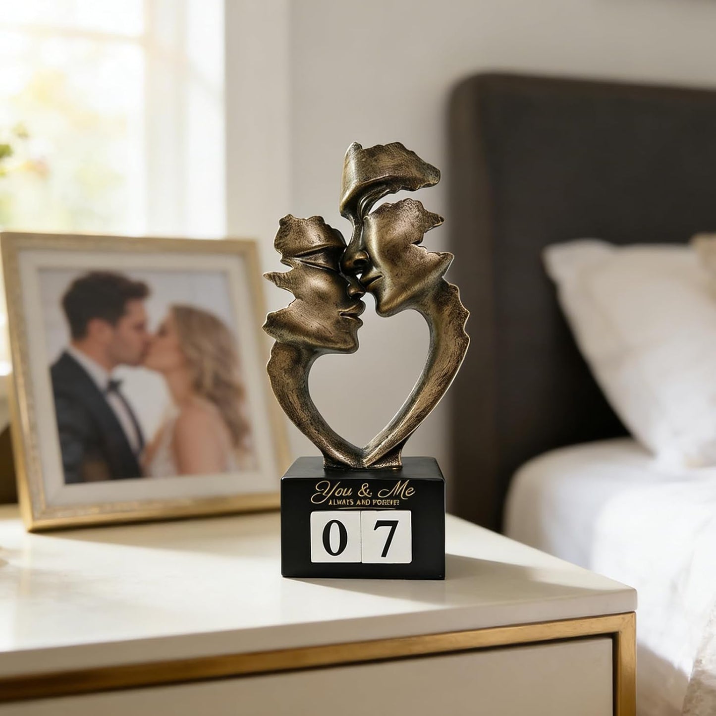 Kissing Lovers Statue Abstract Sculpture Resin Statues