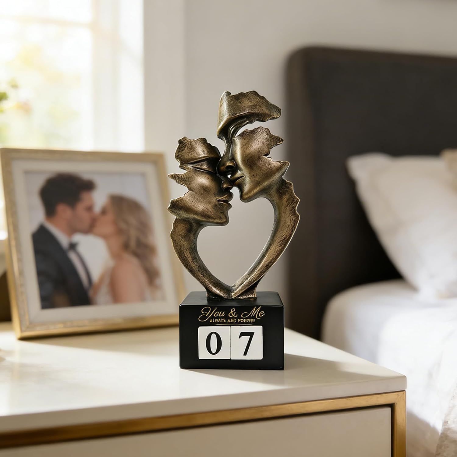 Kissing Lovers Statue Abstract Sculpture Resin Statues