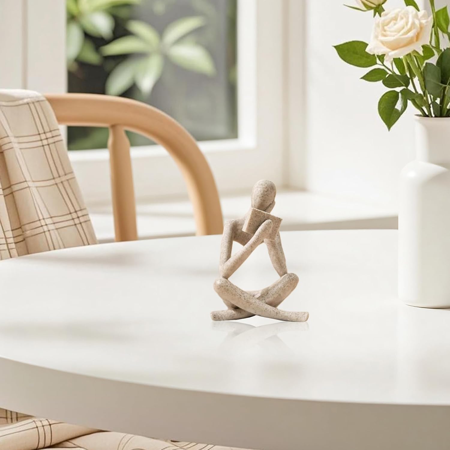 Bookshelf Decor Reading Statue / Beige