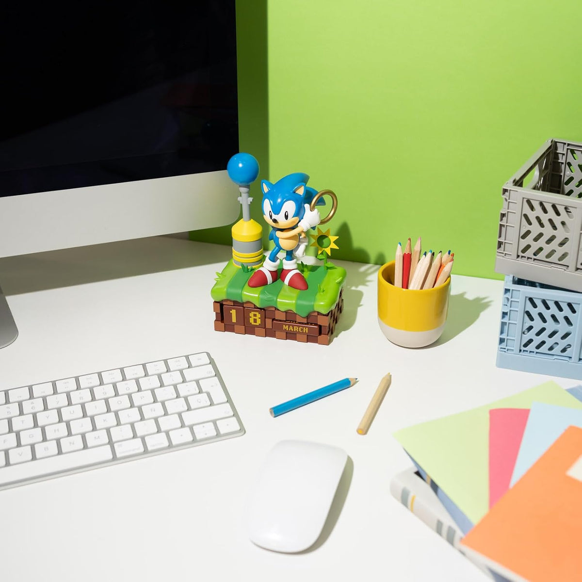 Grupo Erik Sonic The Hedgehog Perpetual Calendar - Gifts, Merchandise | Desk Calendar, Home Office Desk Accessories