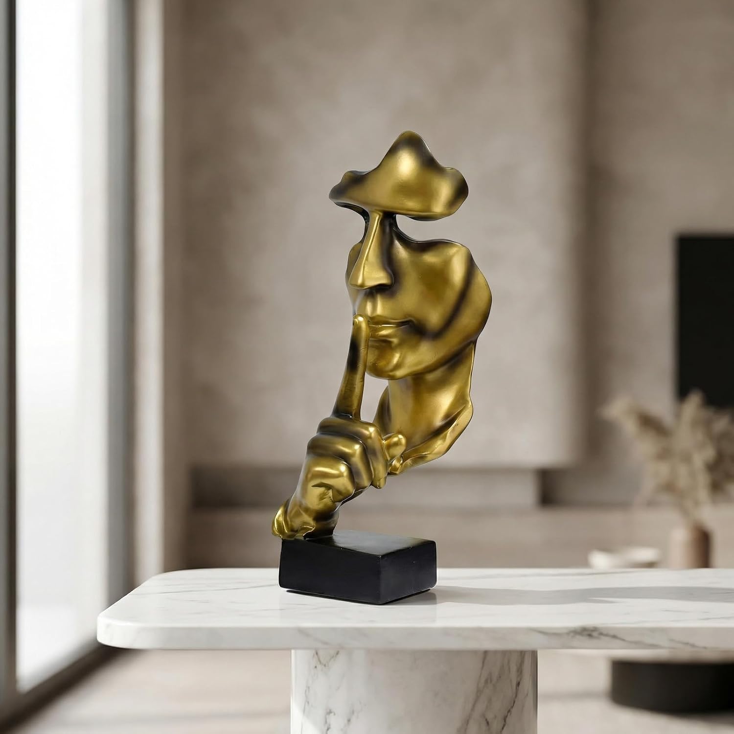 Figurines Resin Statue / Gold