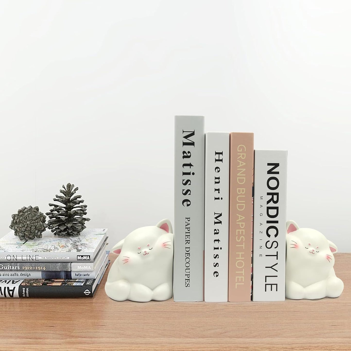 Cat Bookends / Resin Bookends Non-Slip Cat Bookshelf Desktop Decoration / White
