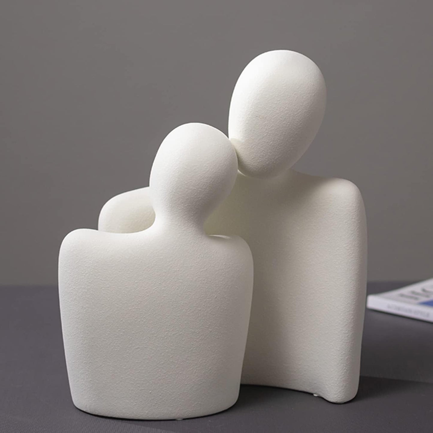 Hugging Couple Statues Ceramic Lover Figurine Characters Book Shelf Coffee Table Decor / White