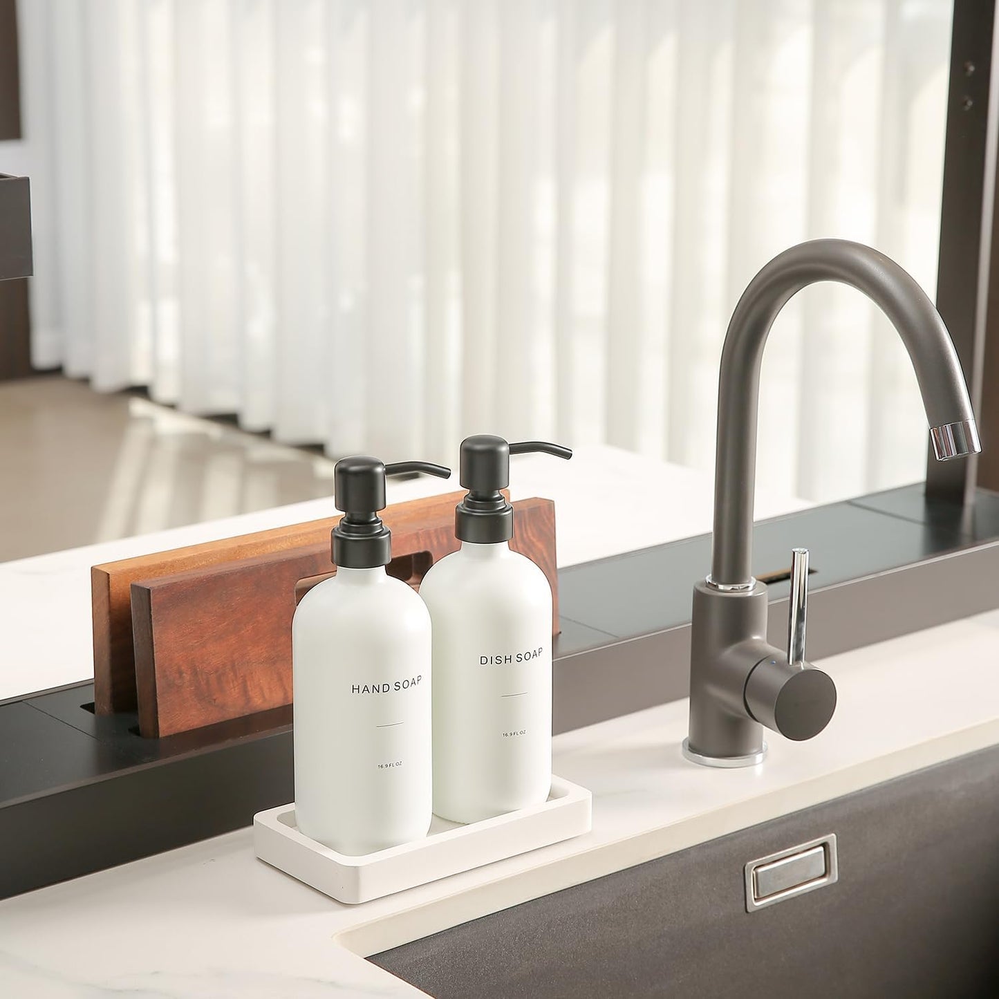 Prus Waso Kitchen Soap Dispenser Set, White Soap Dispenser with Black Stainless Steel Pump, Perfect for Modern Kitchen
