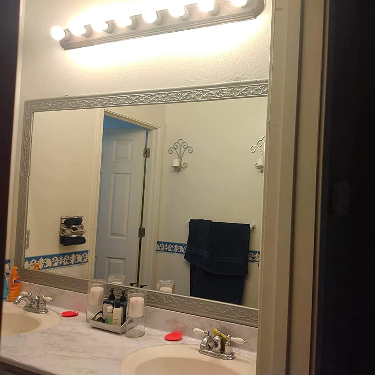 in 3D Floral Molding Peel and Stick Wall Border / Gray / 3 x 90