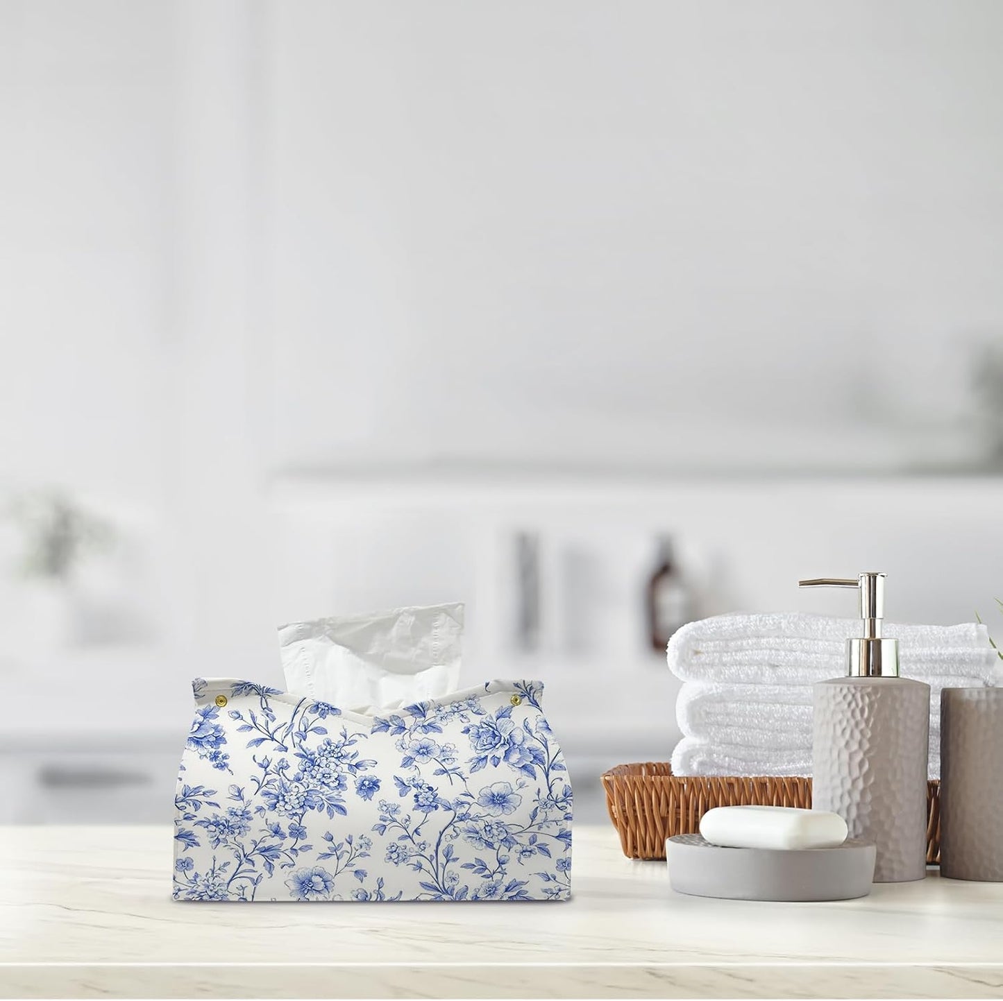 Tissue Box Cover Rectangle / Light Blue Chinoiserie